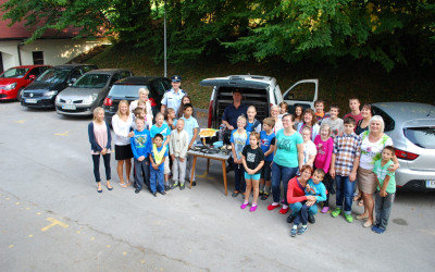 TEHNIŠKI DAN – VARNA POT V ŠOLO S POLICISTOM IN OBISK VODNIKA POLICIJSKIH PSOV